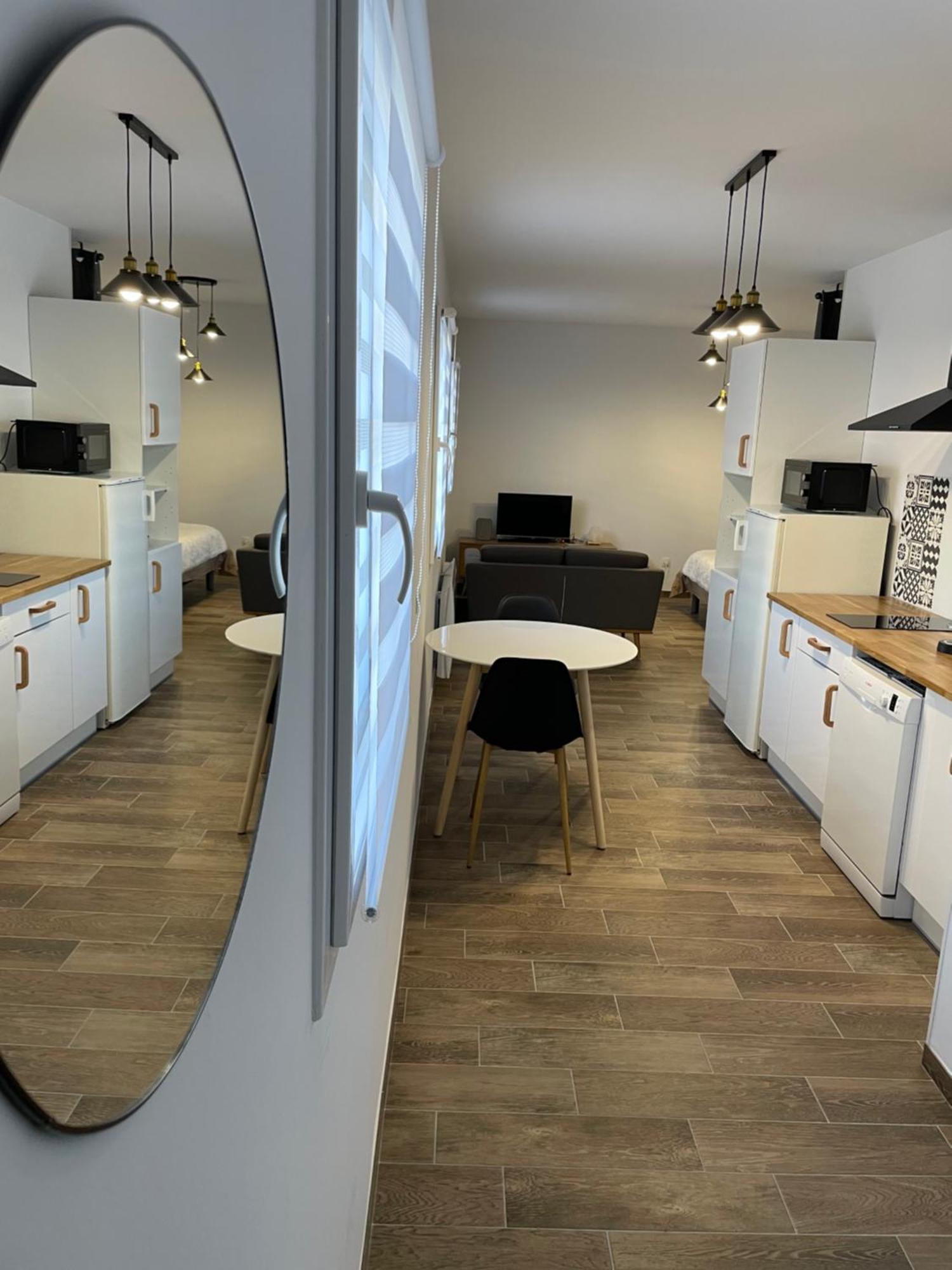 Studio Bien Situe & Tout Equipe Dans Une Maison Scionzier Екстериор снимка