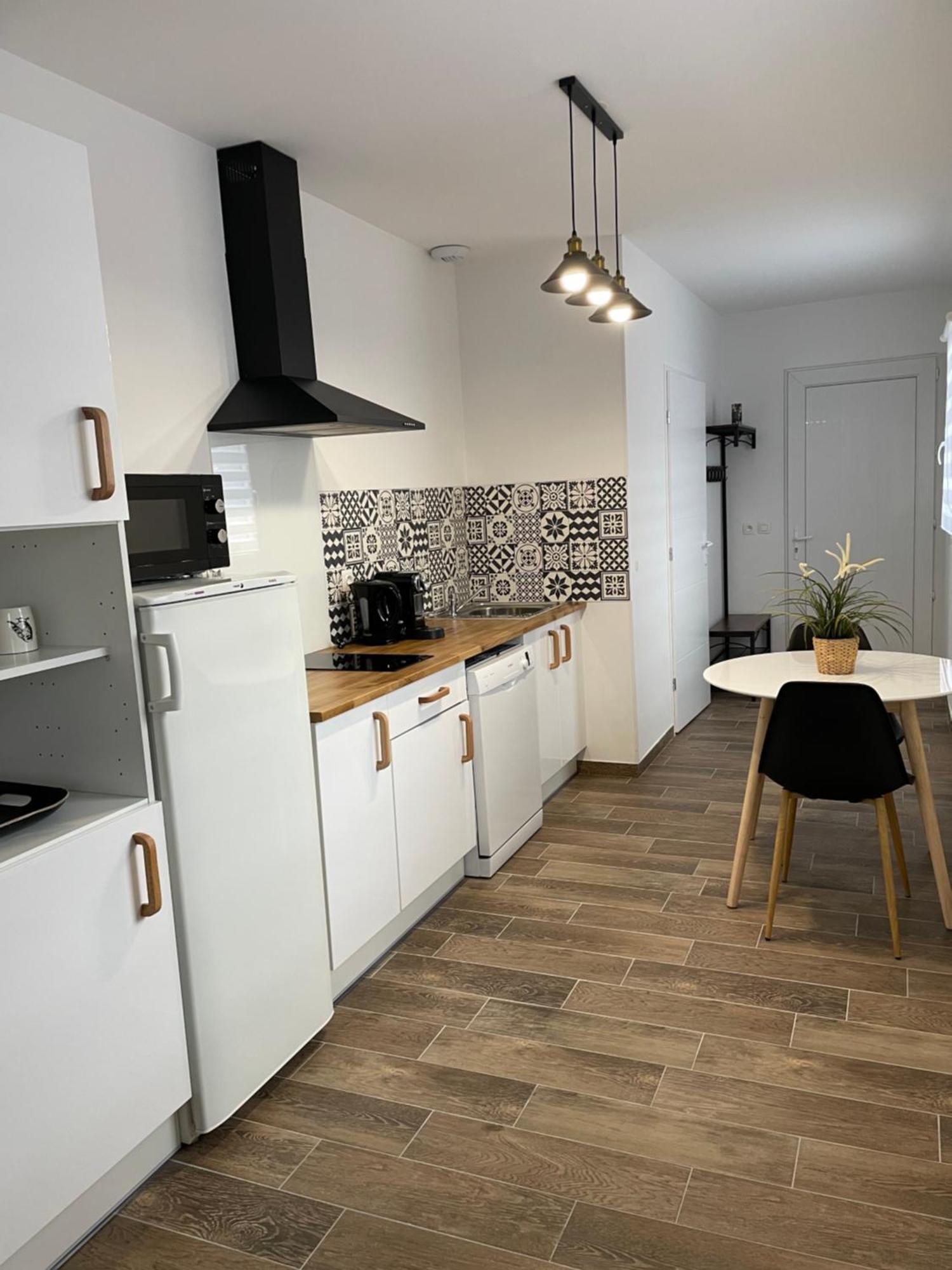 Studio Bien Situe & Tout Equipe Dans Une Maison Scionzier Екстериор снимка
